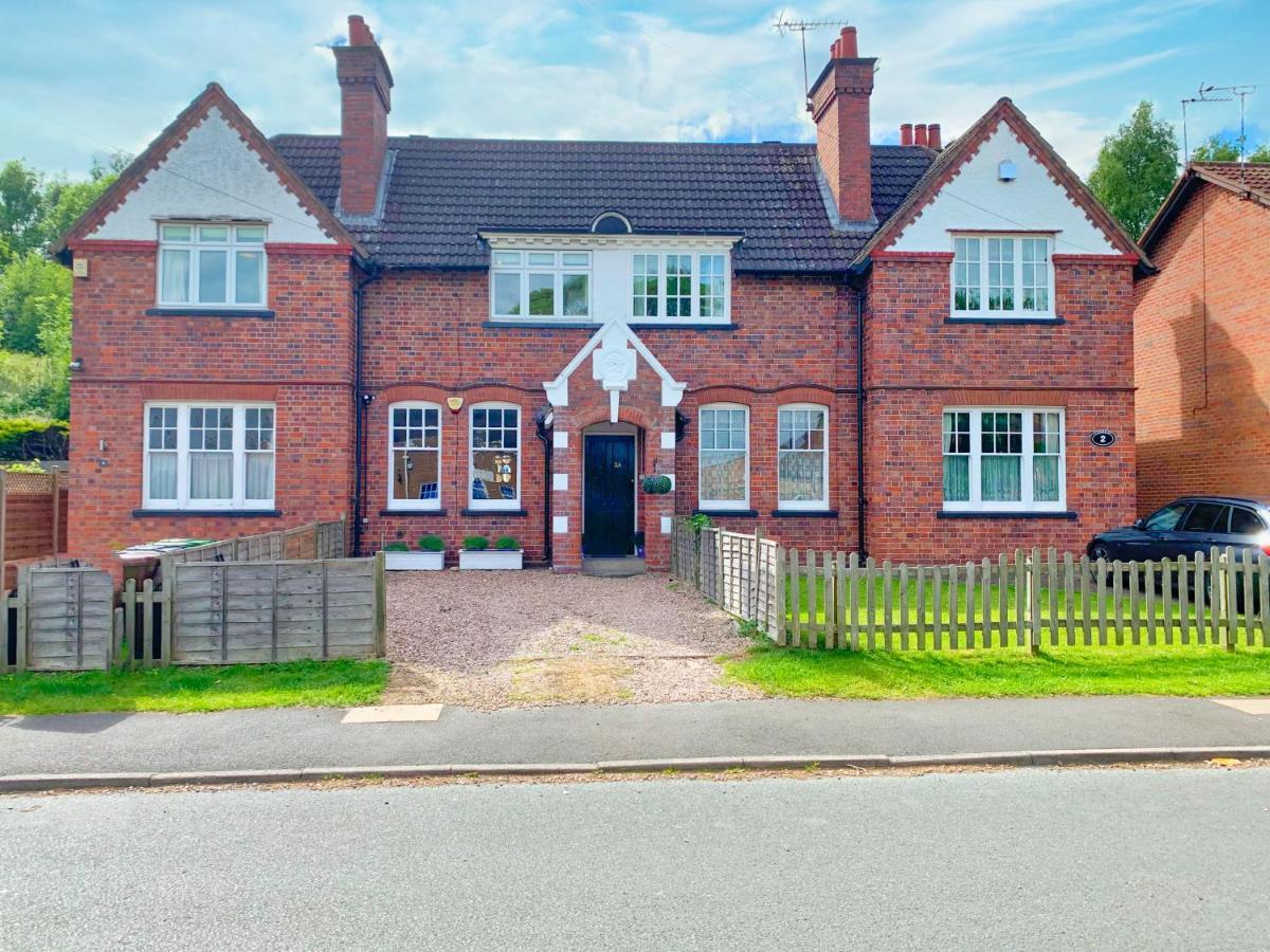Boutique Family Apartment In Celebrity Village. Barnt Green Kültér fotó