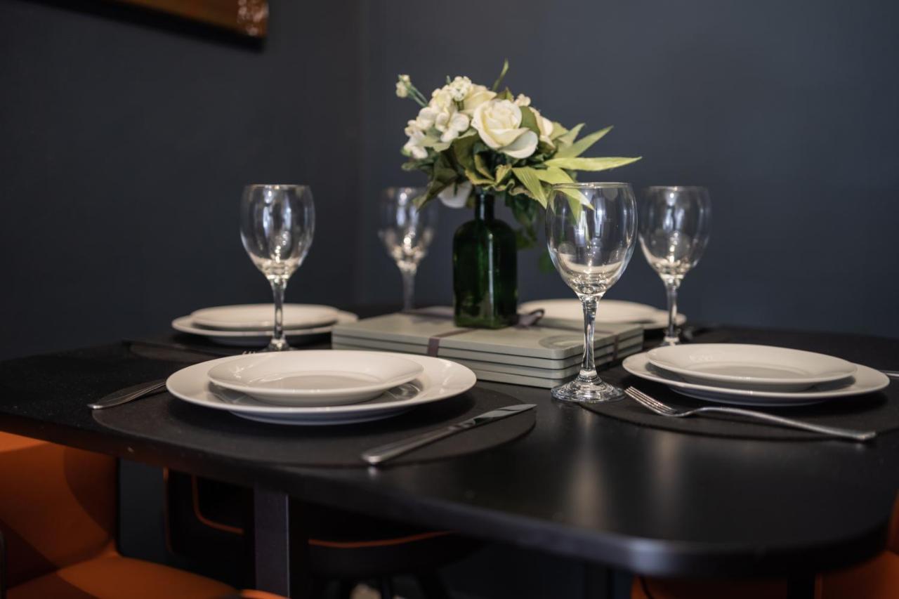 Boutique Family Apartment In Celebrity Village. Barnt Green Kültér fotó